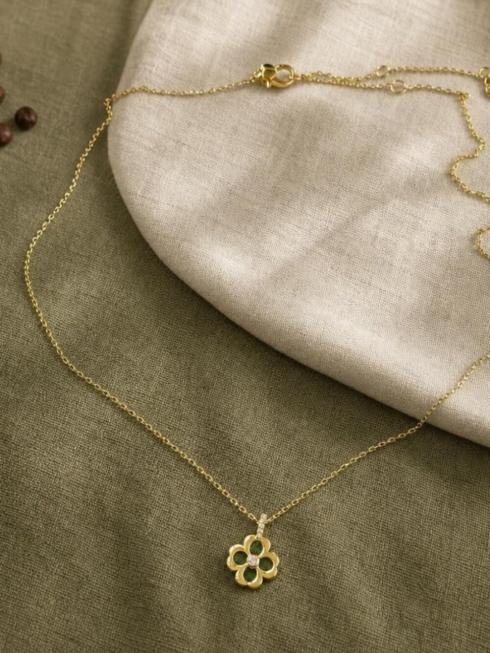 Kate Spade Spade Floral Gold Mini Pendant Necklace